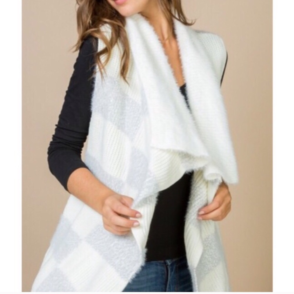 ARIANNA Gray White Sleeveless Cardigan Top - Picture 3 of 6